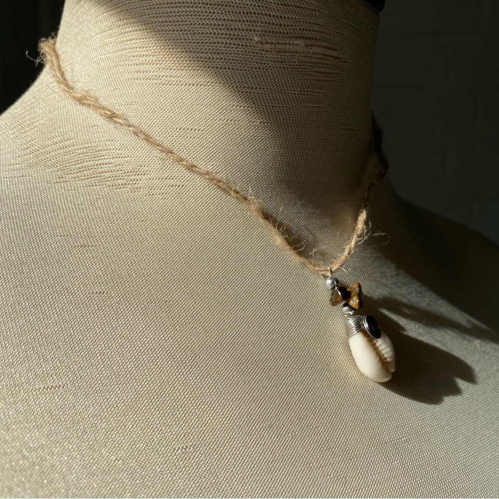 Shell 🐚 necklace - Picture 2 of 5
